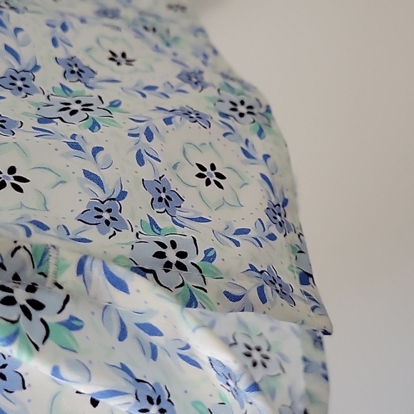 Croft & Barrow Blue and White Floral Blouse, Size 2X - Picture 9 of 12